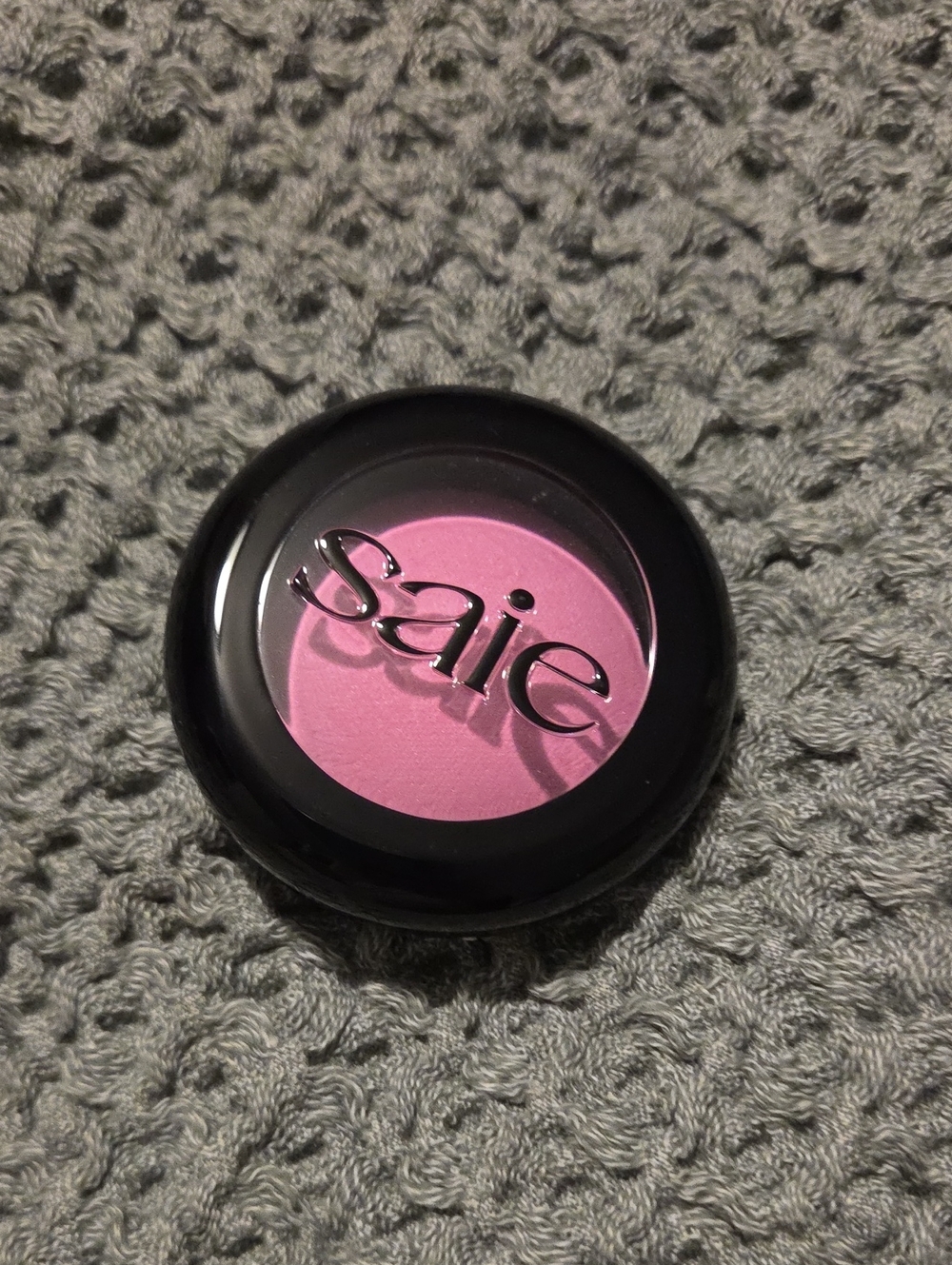 Pink Pressed Powder Blush - Vibrant Pink